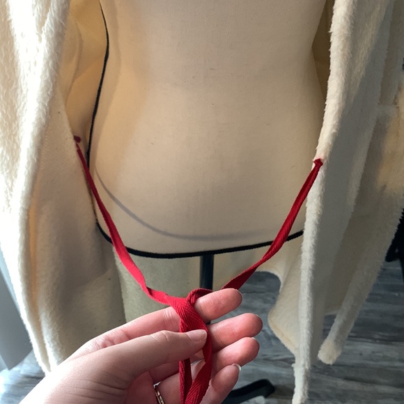 Fluffy Robe | White - Picture 3 of 5